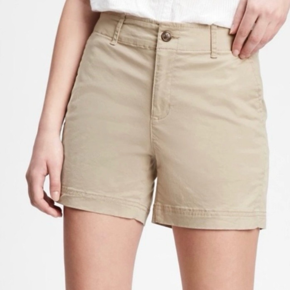Gap 5” Girlfriend Khaki Shorts Size 8 - Picture 2 of 10